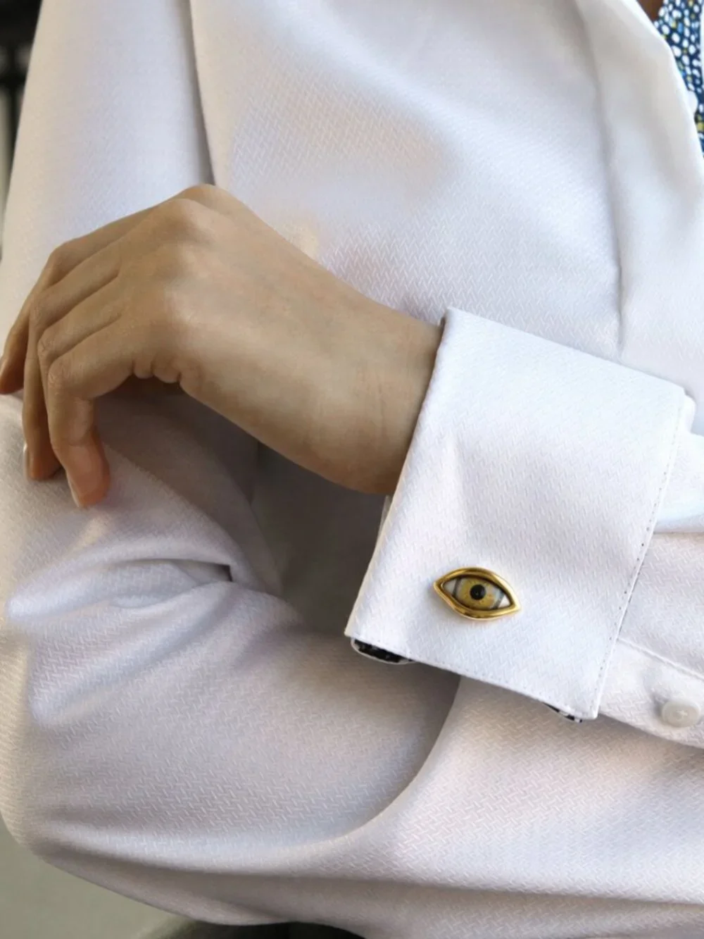 ✨ Gold Surrealist Eye Cufflink Statement Jewelry - Vintage Style